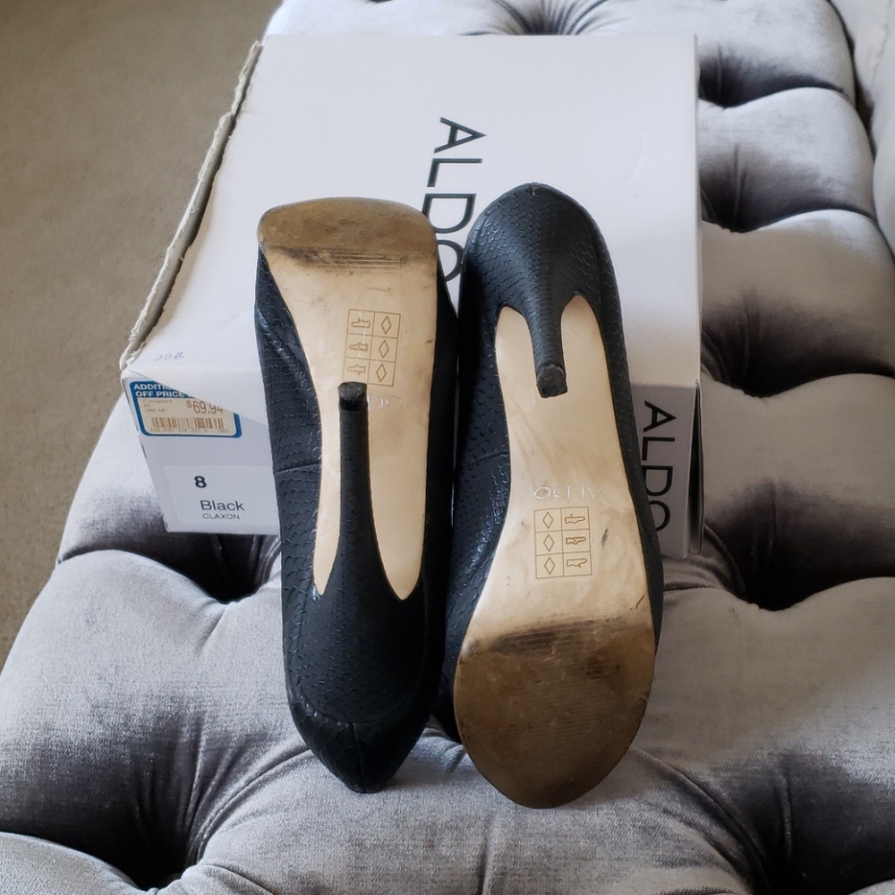 Heels - Picture 4 of 4